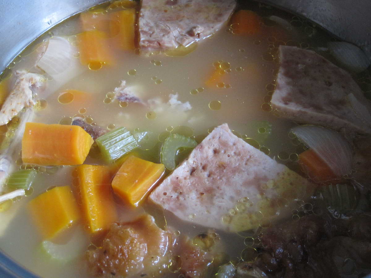 Blessed Homemaker Homemade Dark Chicken Stock