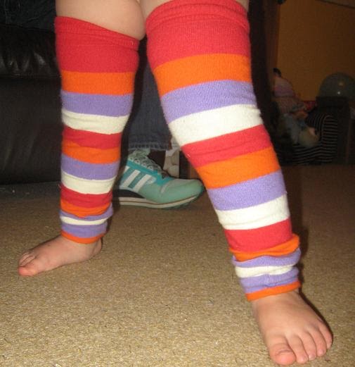 Kitschy Coo: Tutorial: How to turn adult socks into babylegs
