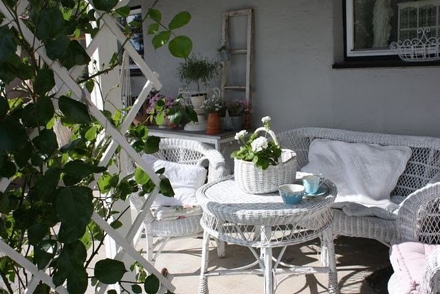 Con encanto . . .: Mimbre para el exterior