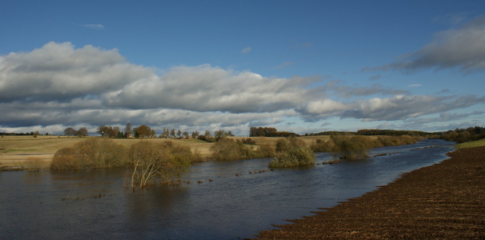 [November+2nd+Photograph+River+Isla+Scotland+02.jpg]