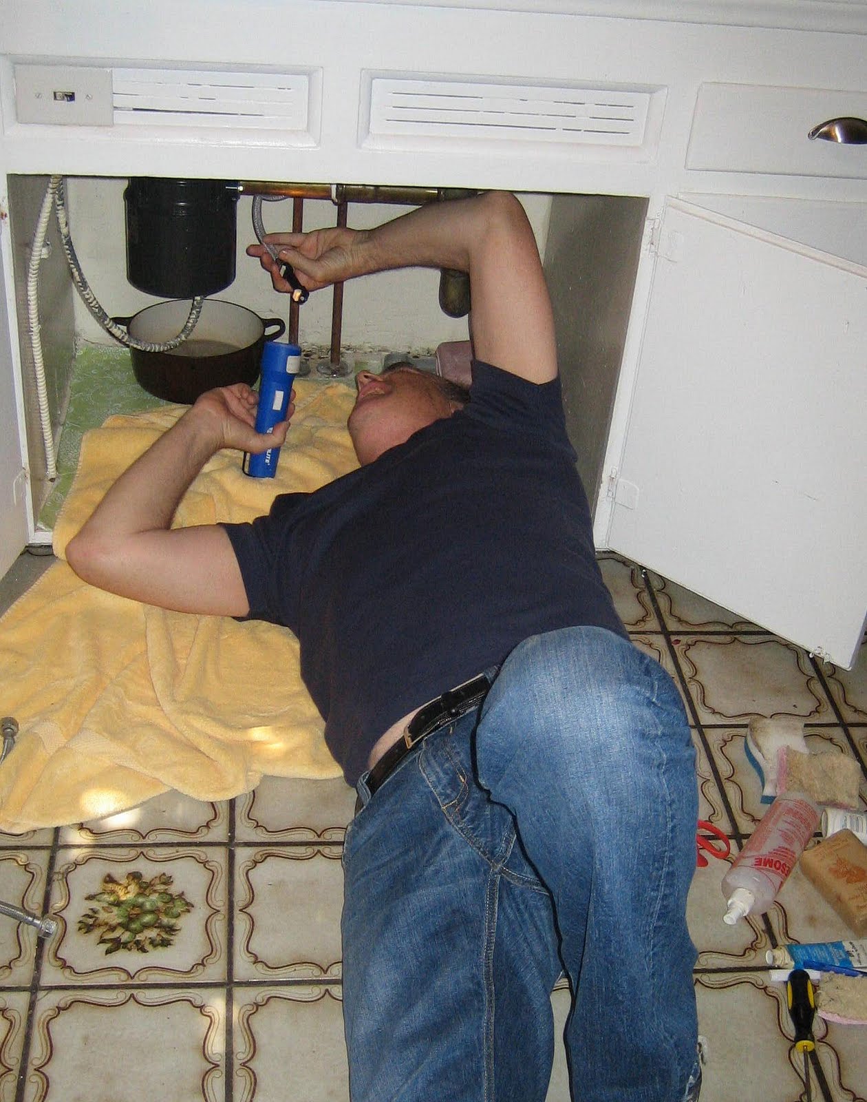 [david+under+sink.jpg]