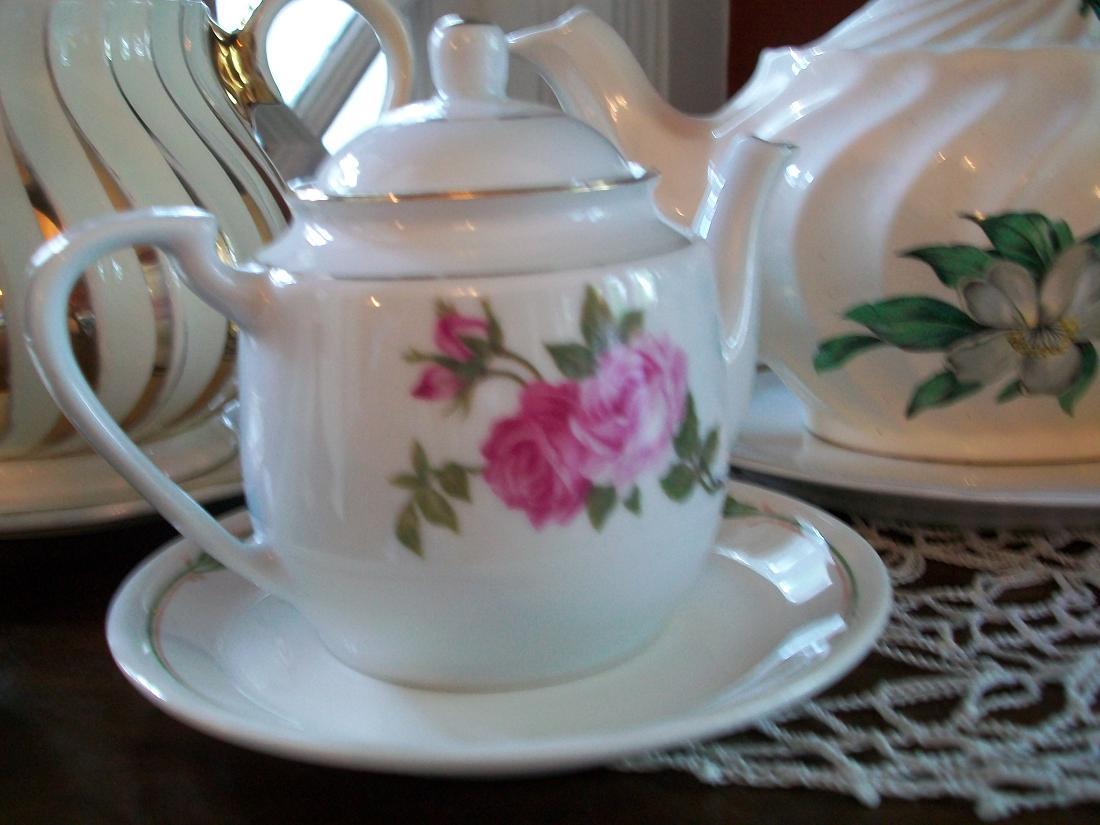 [minirosepot.JPG]