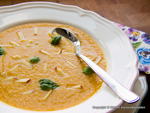 scharfe Süßkartoffel-Apfelsuppe scharfe Süßkartoffel-Apfelsuppe