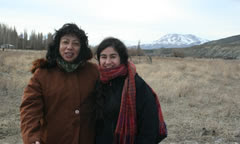 Rosa Benitez y Anahi Mariluan en Caepe