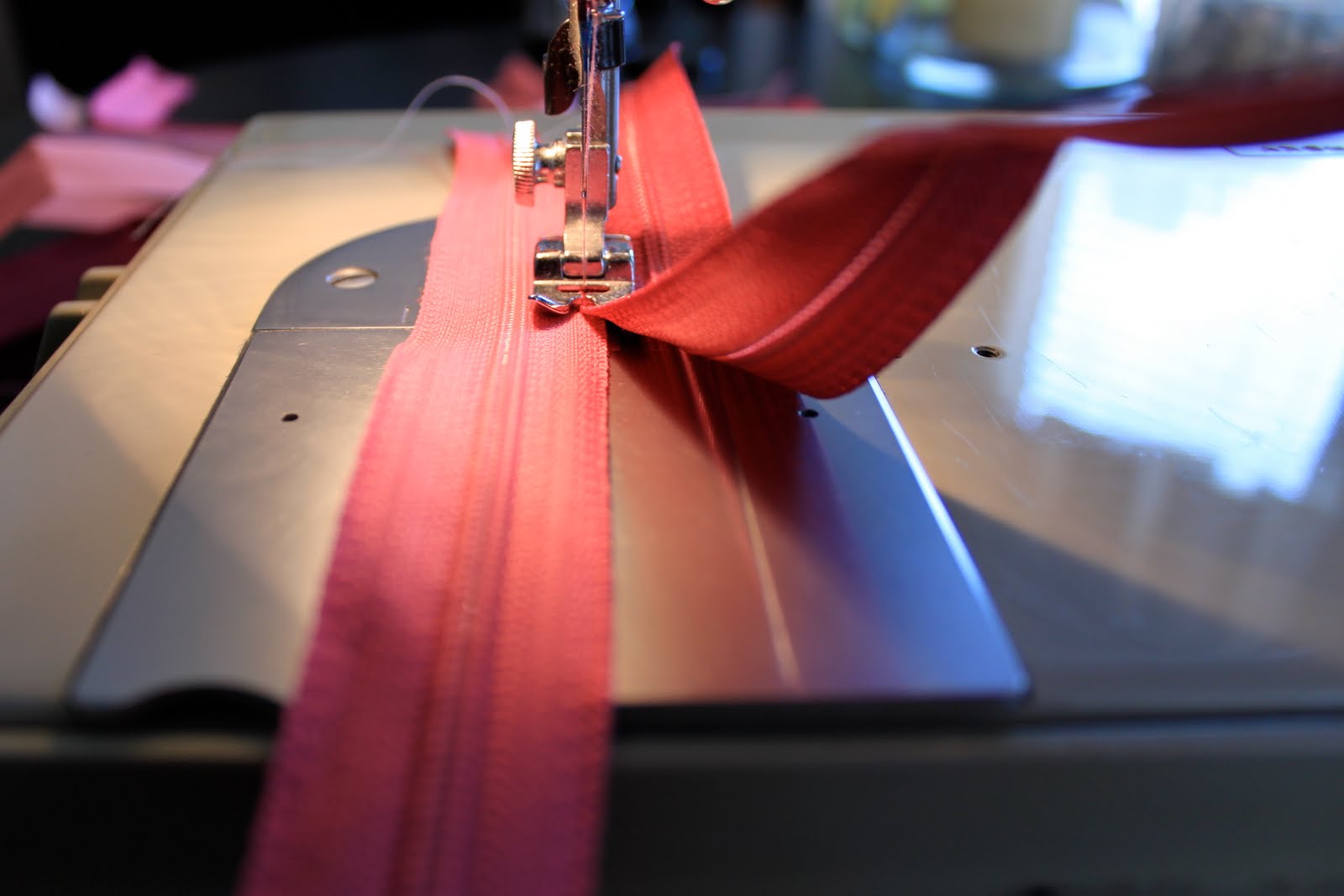 everywhere-orange-zipper-bag-tutorial