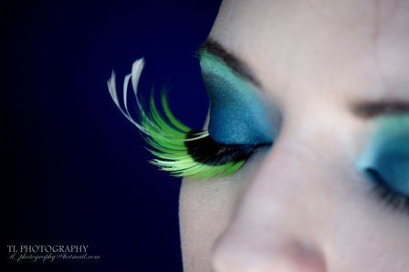 Gambar mobile makeup artist