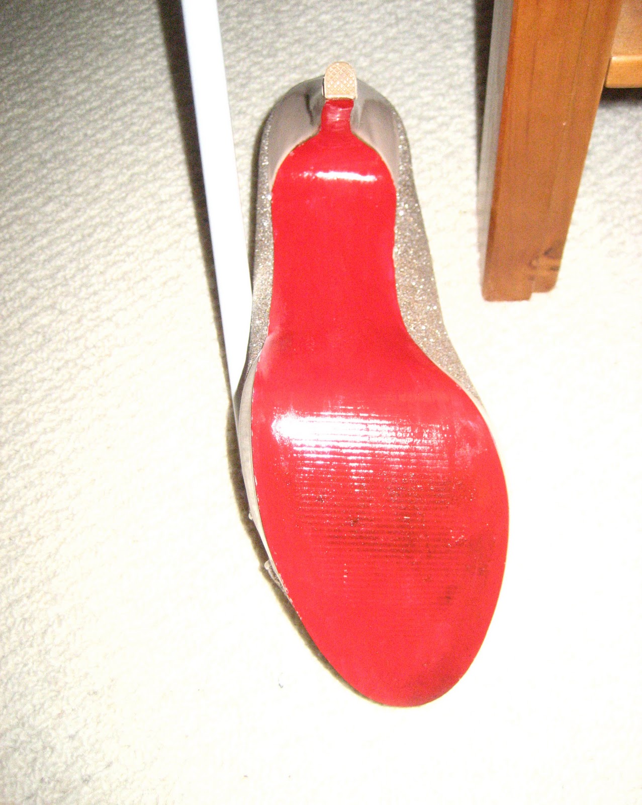 nh Reprise Paint your soles red