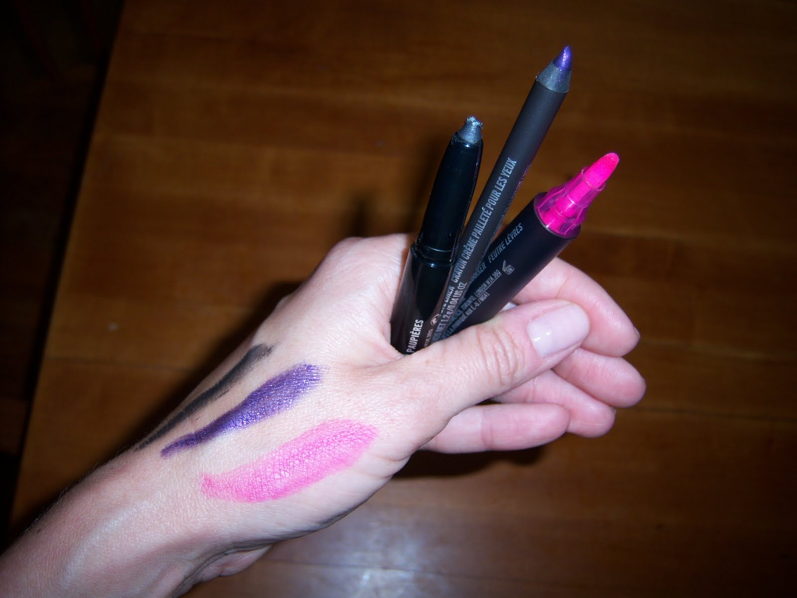 MAC Art Supplies Jet Set Girls