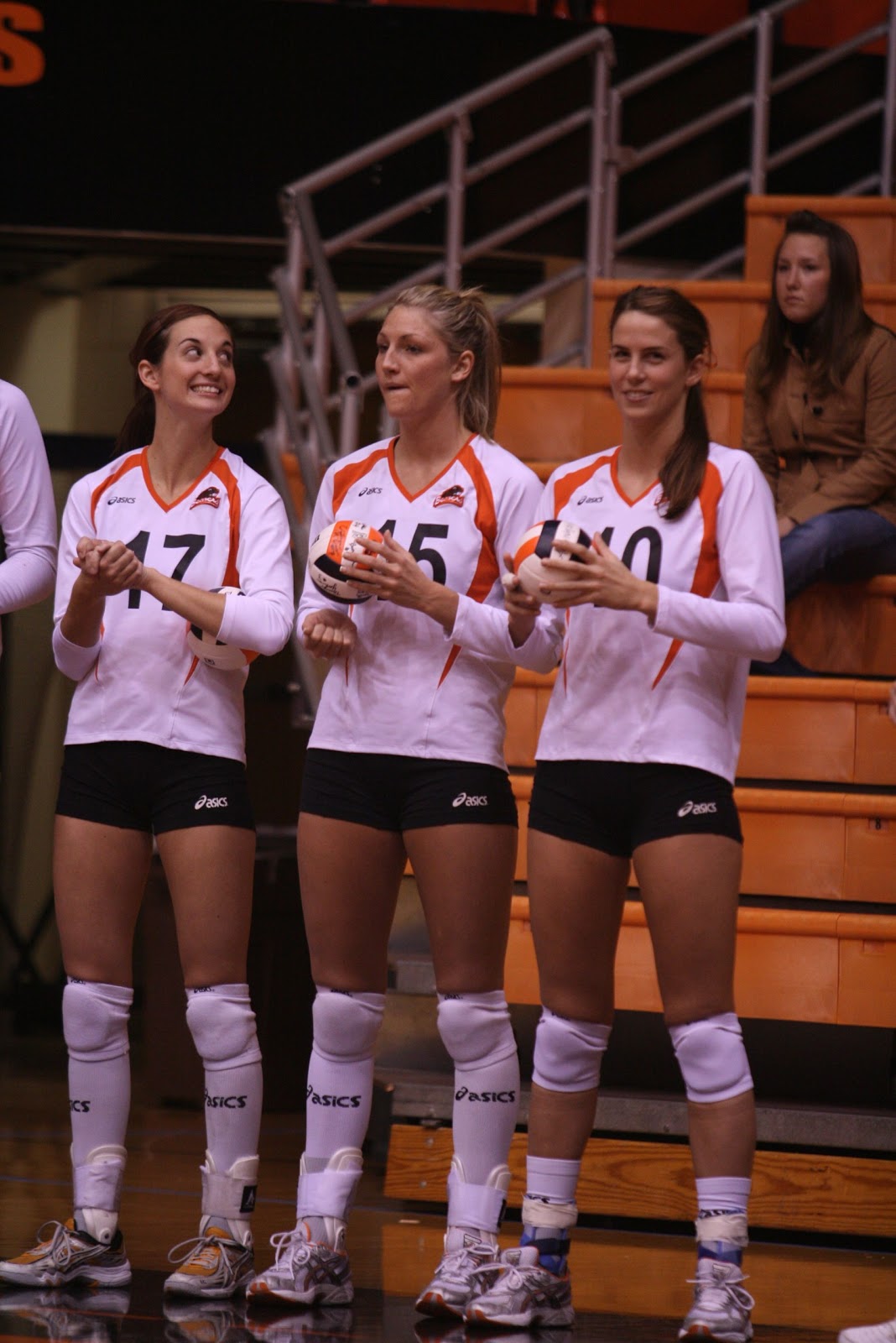Volleyball girls Huddle
