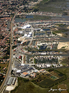 vue aerienne port ostreicole de Gujan Mestras (Bassin d Arcachon)