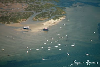 photo aerienne de l'ile aux oiseaux et des cabanes tchanquees