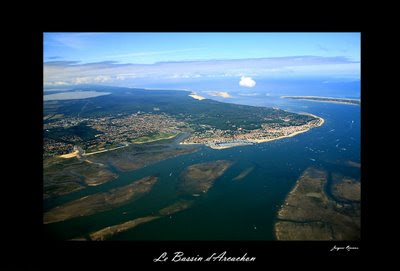 Vue aérienne du Bassin d'Arcachon - Parcs à huitres et dune du pyla