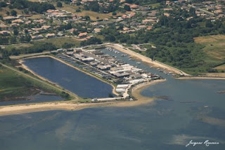 Vue aerienne du port ostreicole de La Teste sur le Bassin d'Arcachon