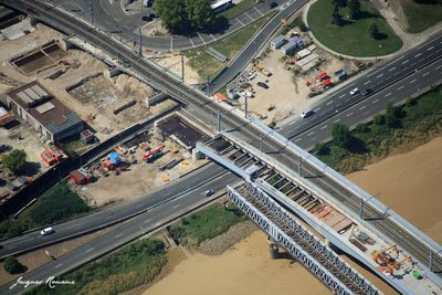 Photo aérienne passerelle Eiffel et nouveau pont SNCF