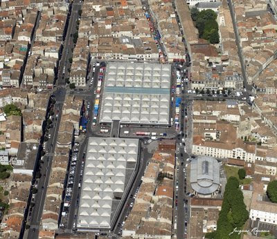 Vue aérienne du Marché des Capucins à Bordeaux