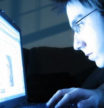 O que é um Cracker e um Hacker. ~ Maycosoft Corporation