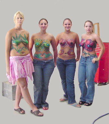 Popular women body painting