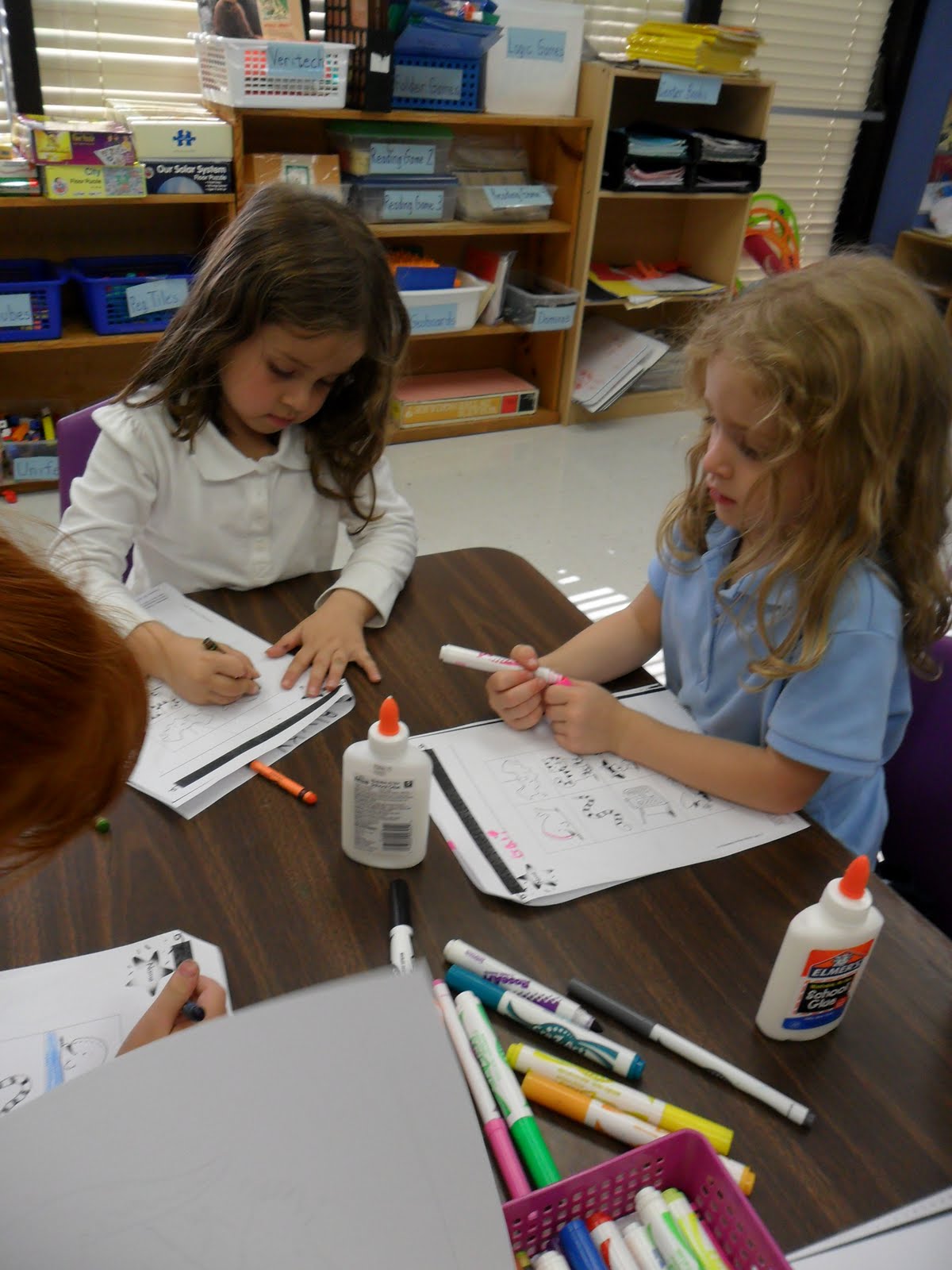 kindelah kindergarten: Day 38, Painting alligators