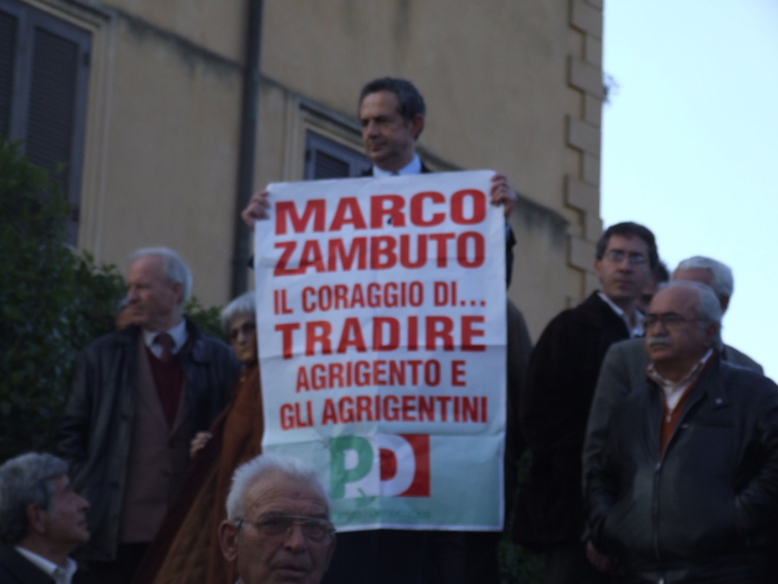 [DSCF8201.JPG]