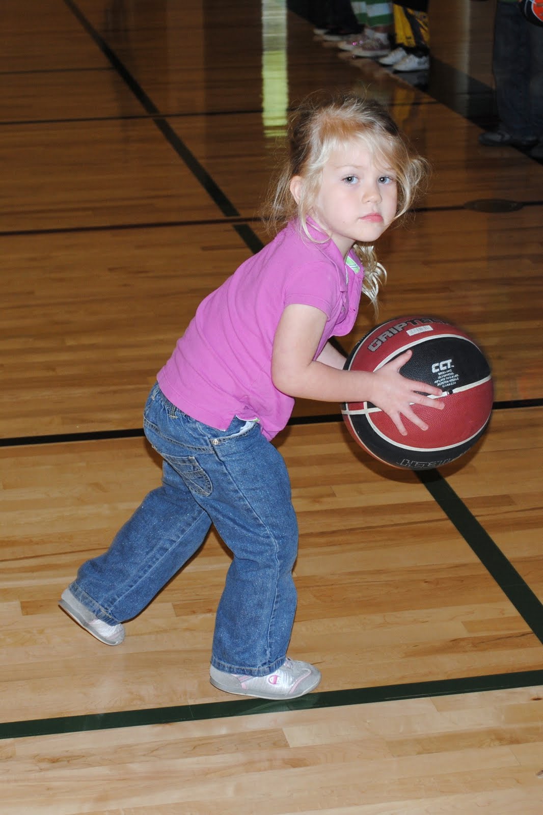 [basketball+girl.JPG]
