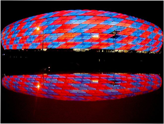 [Allianz-Arena.blue.red.jpg]