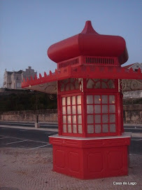 red kiosk