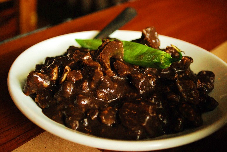 DINUGUAN.jpg