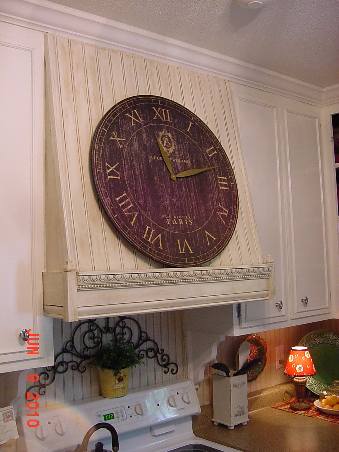 The Happy Homebody: New Vent Hood