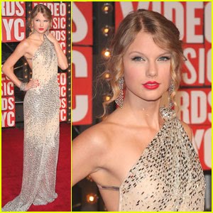 [taylor-swift-2009-mtv-vmas.jpg]