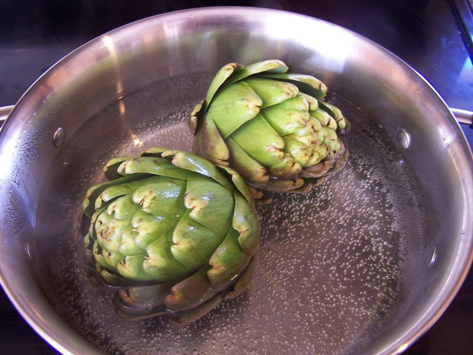 Family Chefmate Artichokes With Garlic, Olive Oil And Butter Sauce