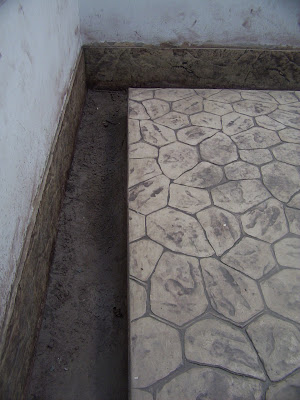 Pisos estampados con piedra pizarra y rocaflor