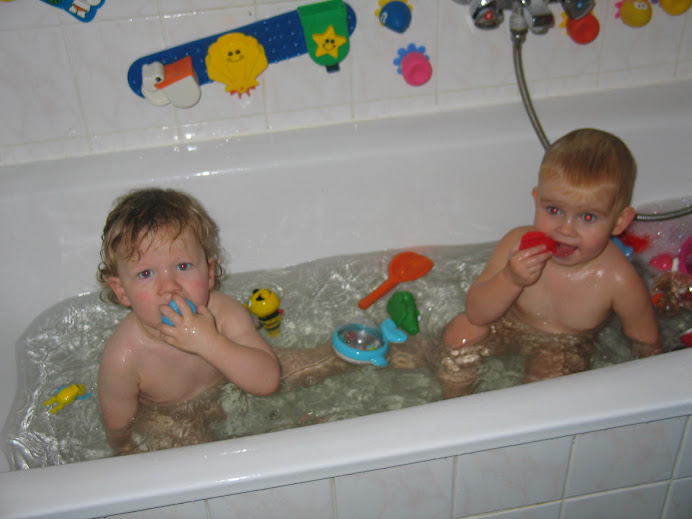 Spetteren in bad met Luuk!