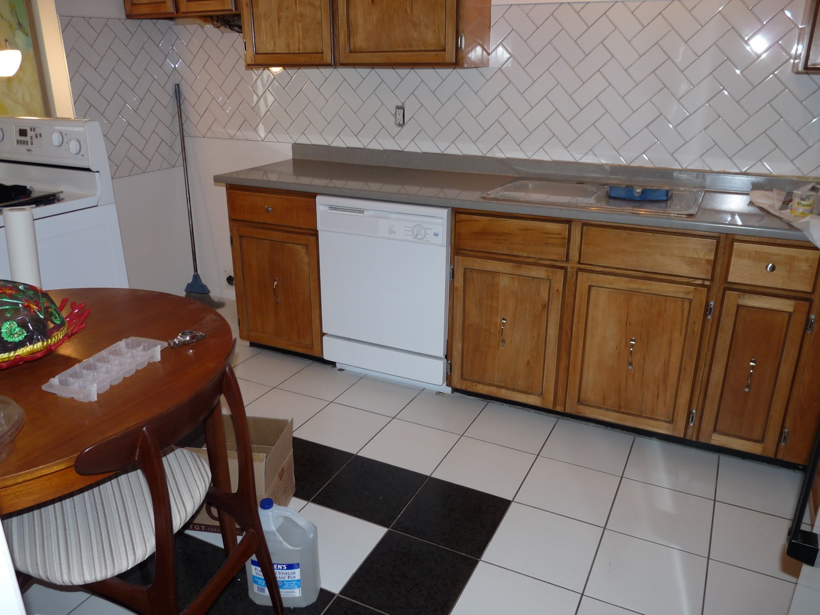 Diy Re Varnished Cabinet Fronts How To Restore Kitchen Cabinetry