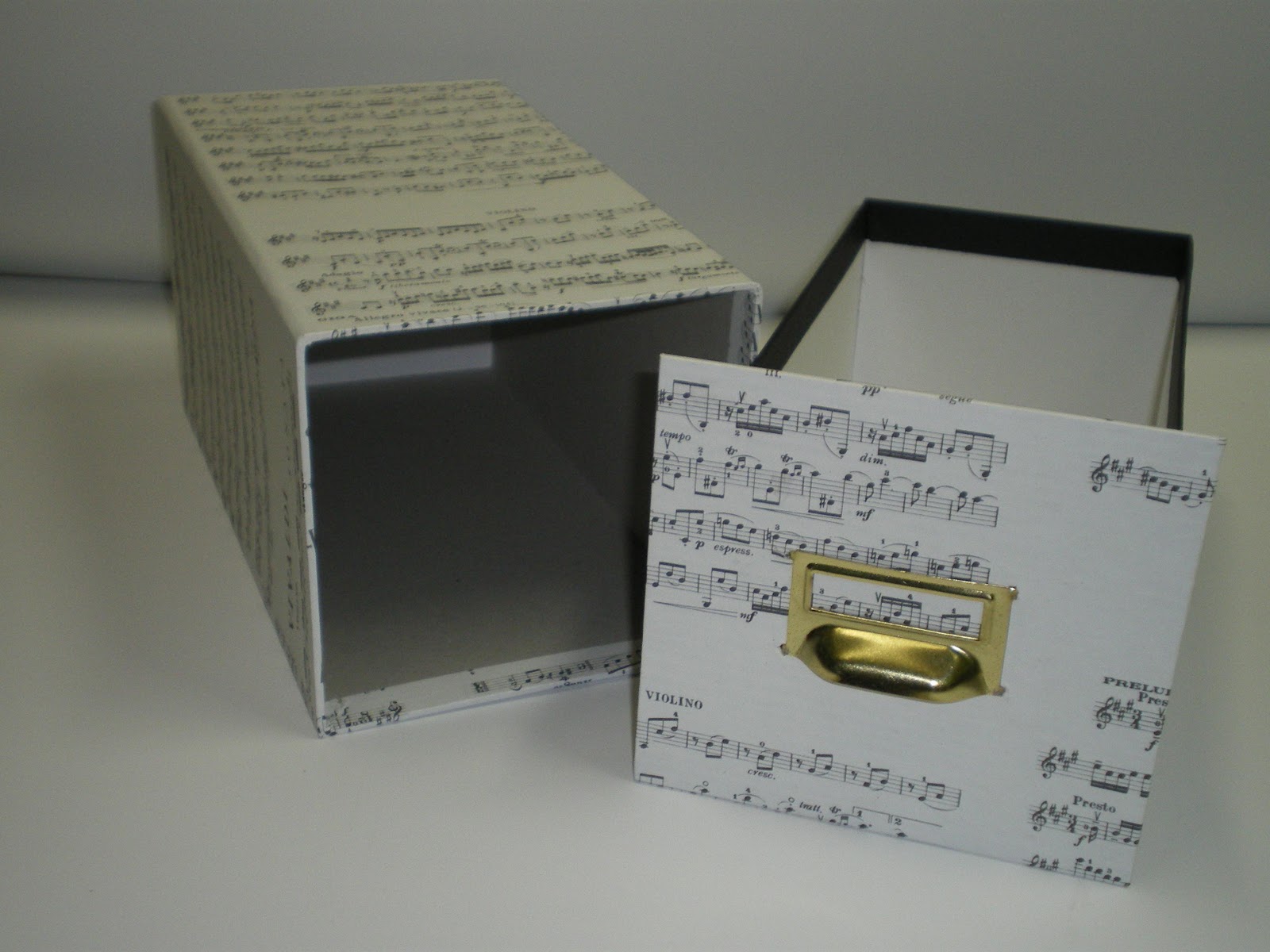 Cajas de Cartón a Medida: Caja ó Archivador para Cd´s de Música