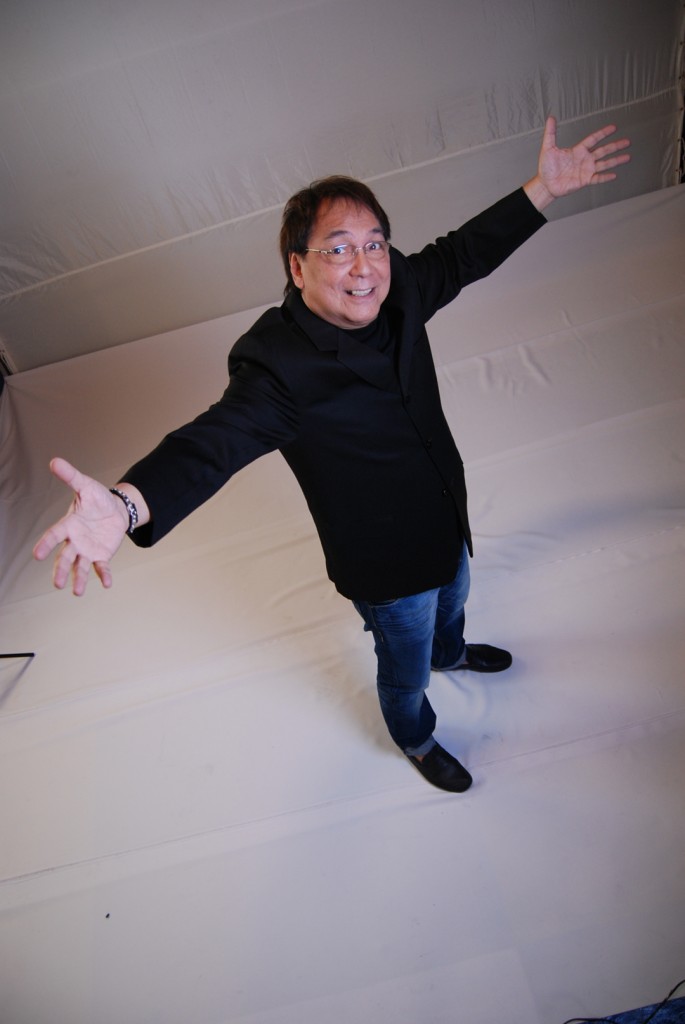 Showbiznest: Joey de Leon Gives Away House and Lot in TV5 s New Game