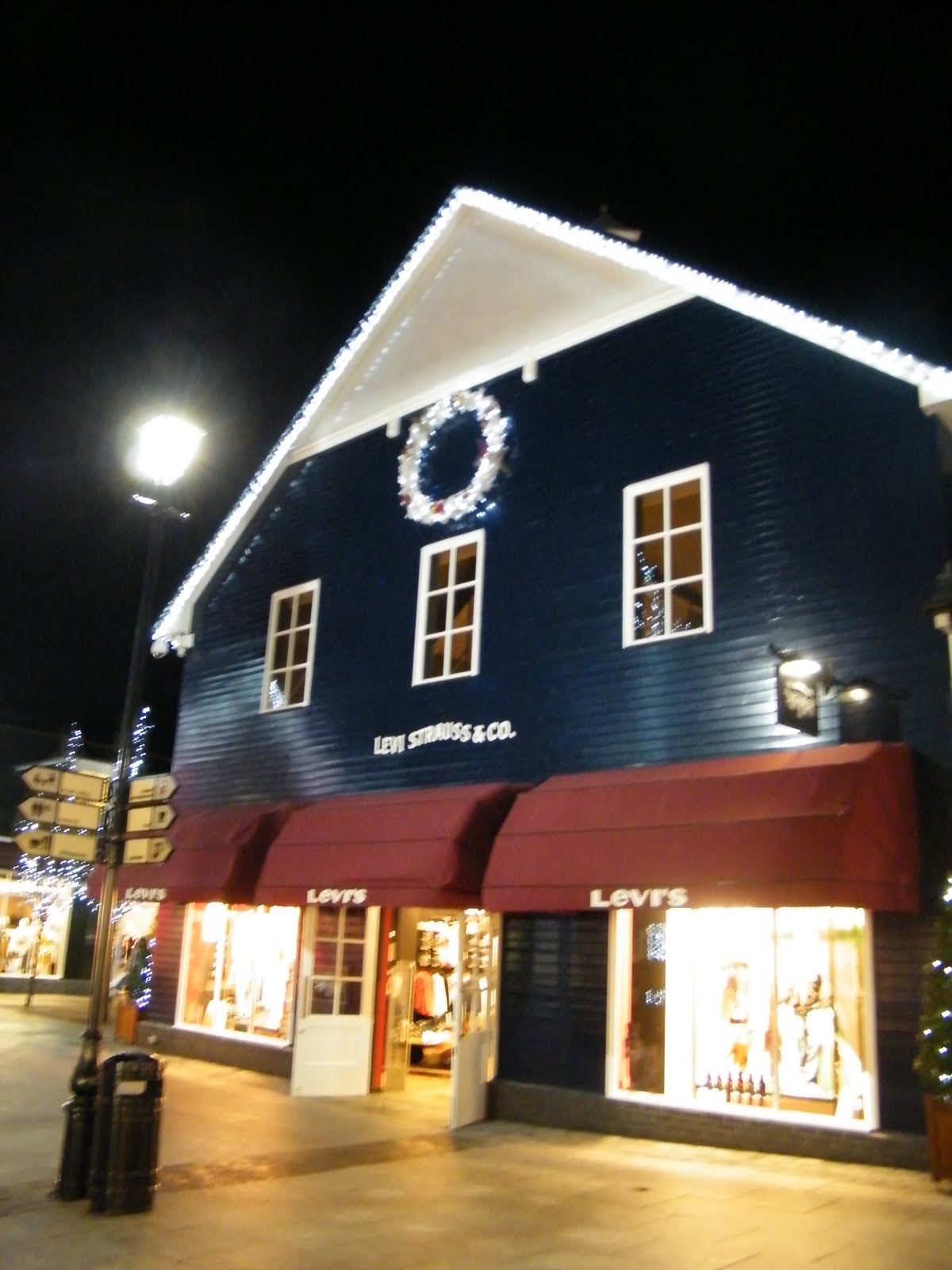 Christmas Time Magic Kildare Village Outlet shops