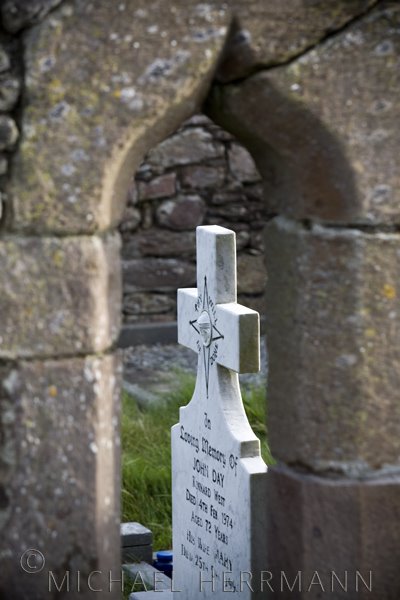 [IMG_9633ballinskelligsabbey.jpg]
