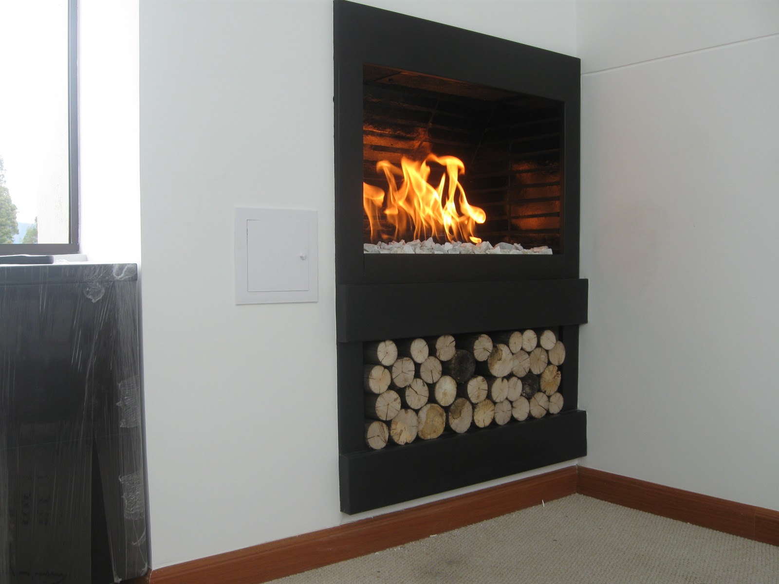 INDUSTRIAS UNIDAS: CHIMENEAS A GAS, ETANOL Y TRADICIONAL, ENCHAPES Y