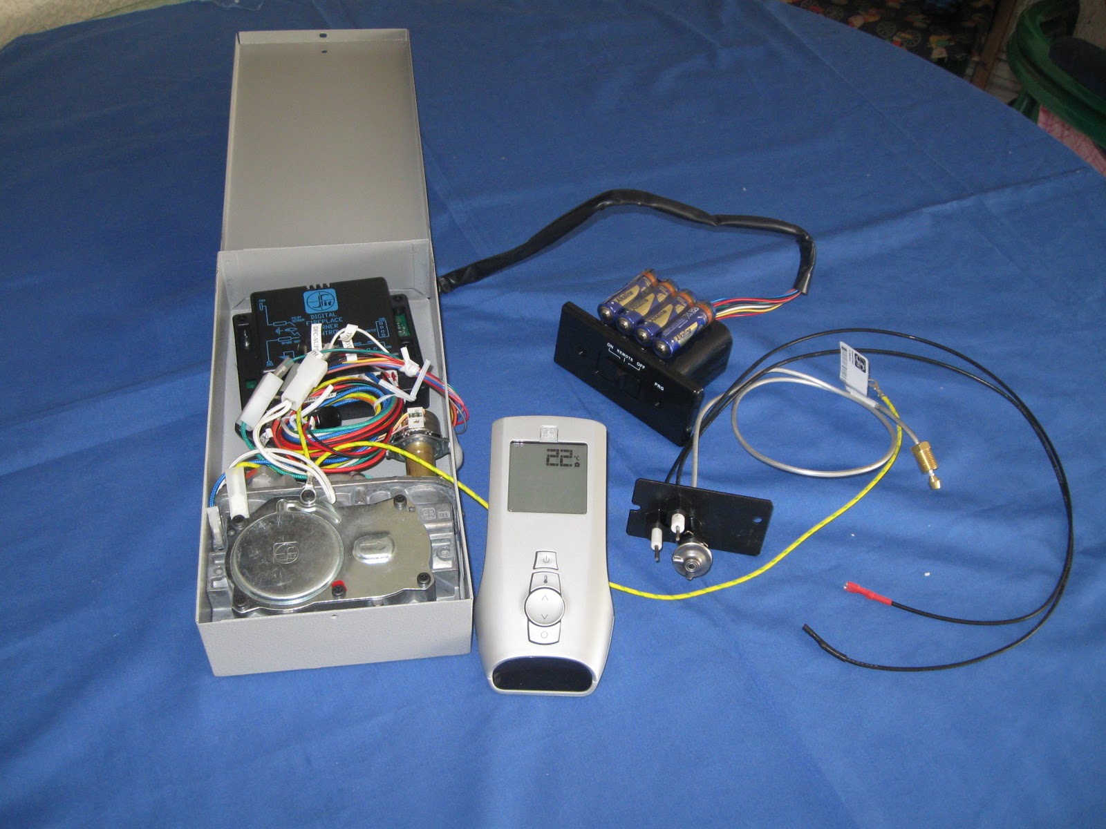 INDUSTRIAS UNIDAS: CHIMENEAS A GAS, ETANOL Y TRADICIONAL, ENCHAPES Y