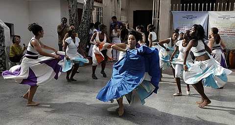 [cyclist+passes+10.jpg]