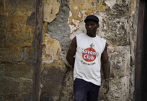 [cyclist+passes+3.jpg]