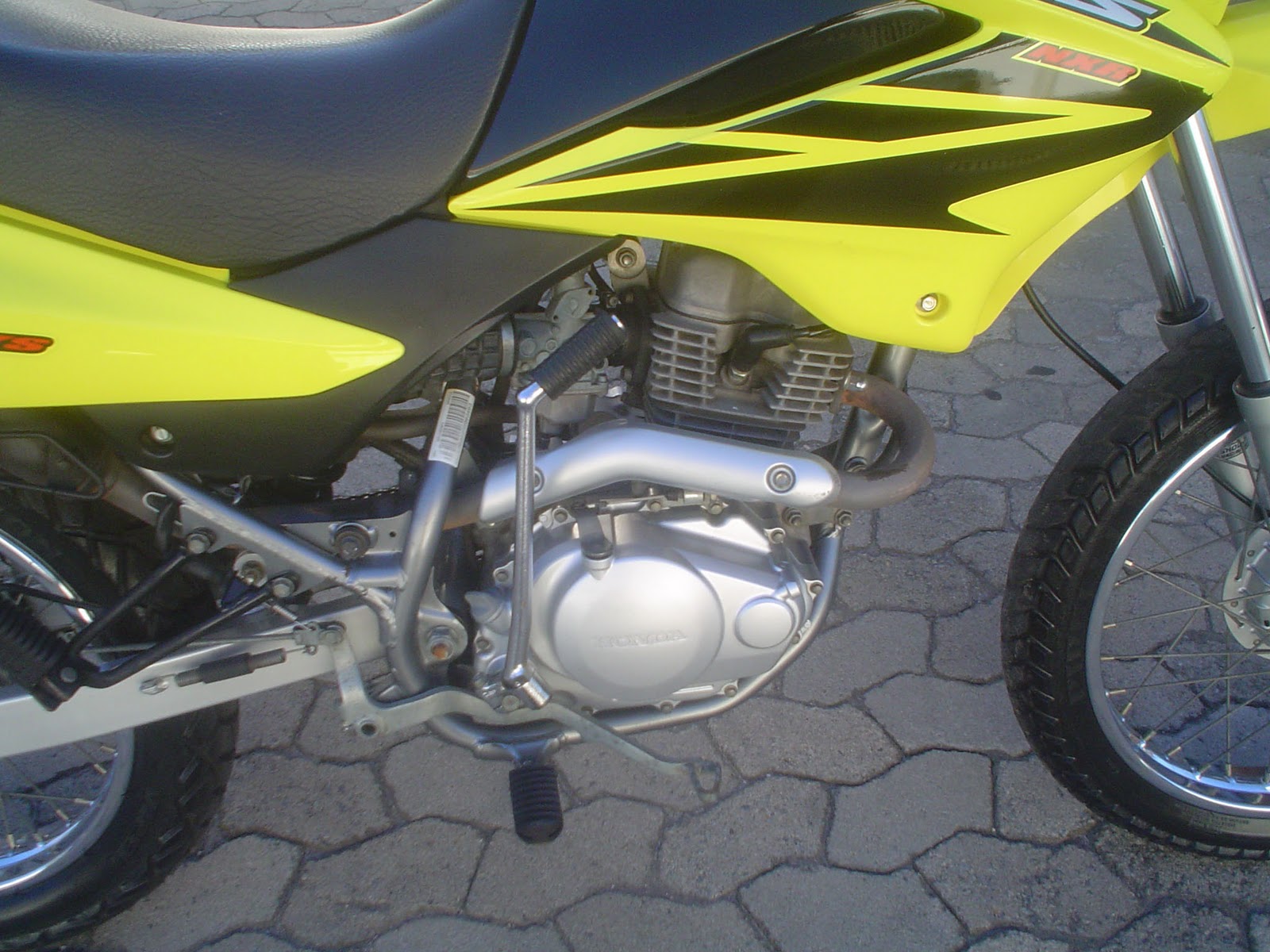 Honda bros 600