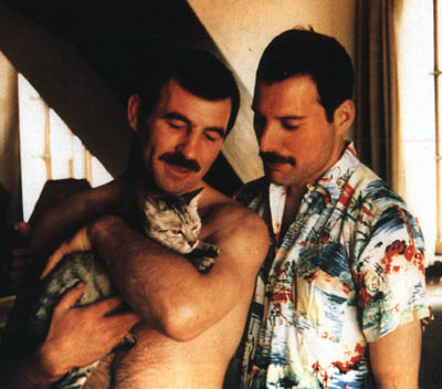 [jim+hutton+freddie+mercury-.jpg]