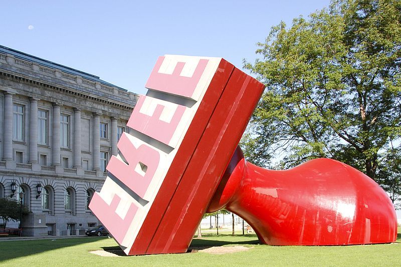 porslend Claes Oldenburg