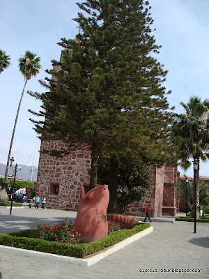 Adornos en el atrio de la parroquia de Jocotepec