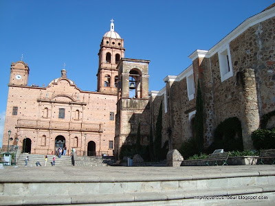 Templos viejo y nuevo de San Antonio