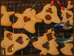 STAINED GLASS COOKIES...Hold 'em against the light!! STAINED GLASS COOKIES...Hold 'em against the light!!