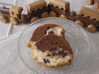 CHOCOLATE CHOCOLATE-CHIP POUND CAKE