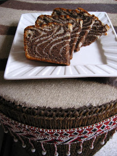 CHECK OUT MY STRIPES...L 'ZEBRA CAKE 32 IMG 1703