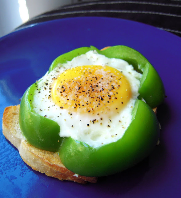 Healthy and Homemade Bell Pepper Egg in the Basket